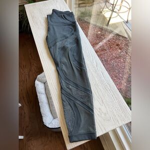 Lululemon leggings, SIZE 10, worn once. 33in in length from waistband to ankle.